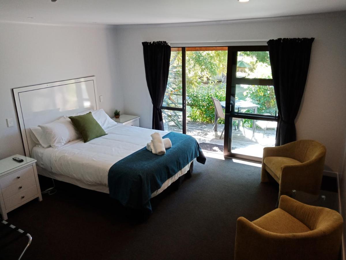 Motuoapa Bay Chalets 图朗伊 外观 照片