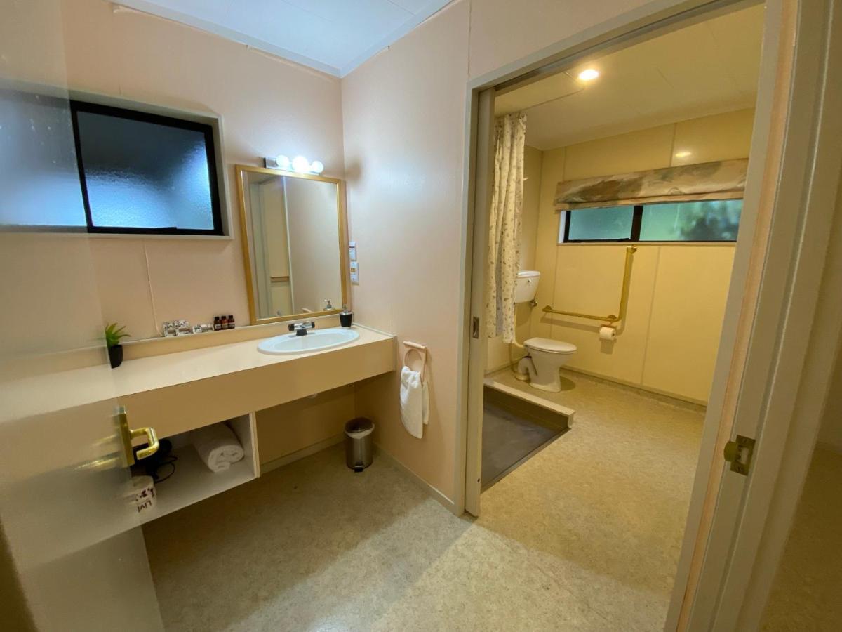 Motuoapa Bay Chalets 图朗伊 外观 照片
